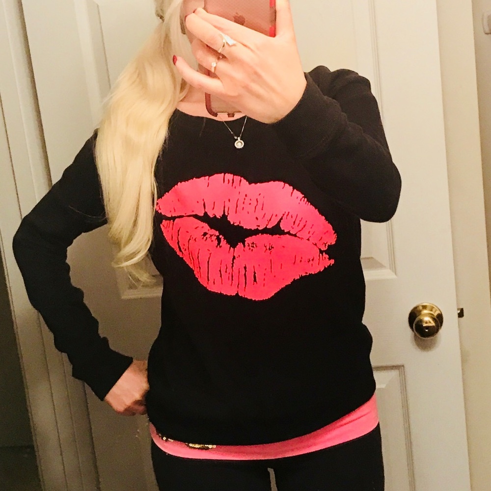 Victoria Secret shoulder crew